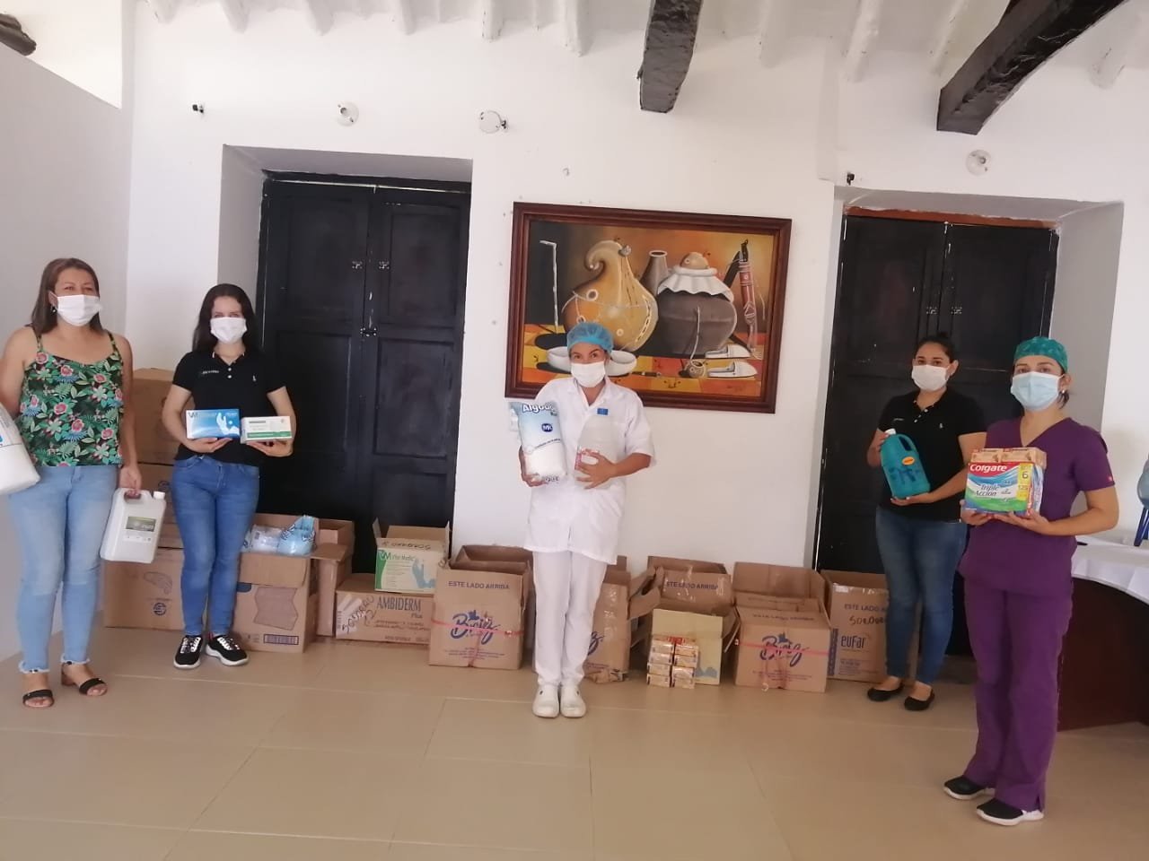 Actividad lúdica con globos en el Centro Vida
