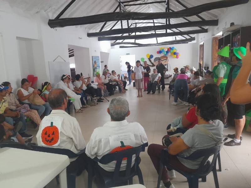 Actividad recreativa en el salón